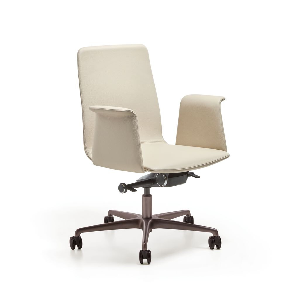 ARMCHAIR WITH CASTERS